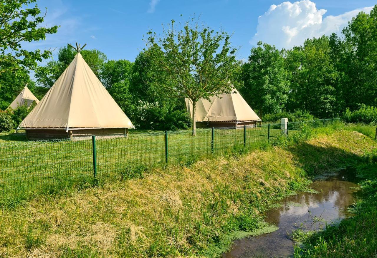 Resort & Camping - Val De Braye Besse-sur-Braye Exterior photo