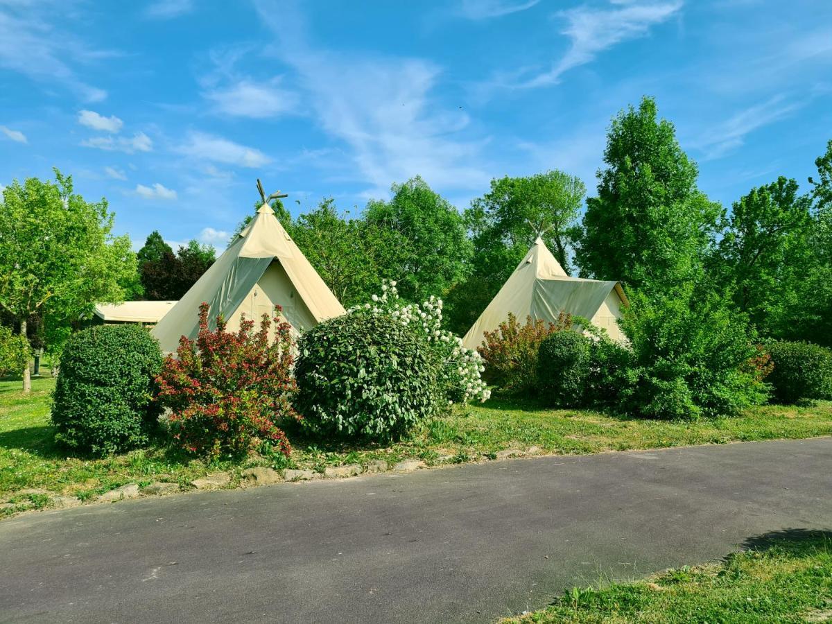 Resort & Camping - Val De Braye Besse-sur-Braye Exterior photo
