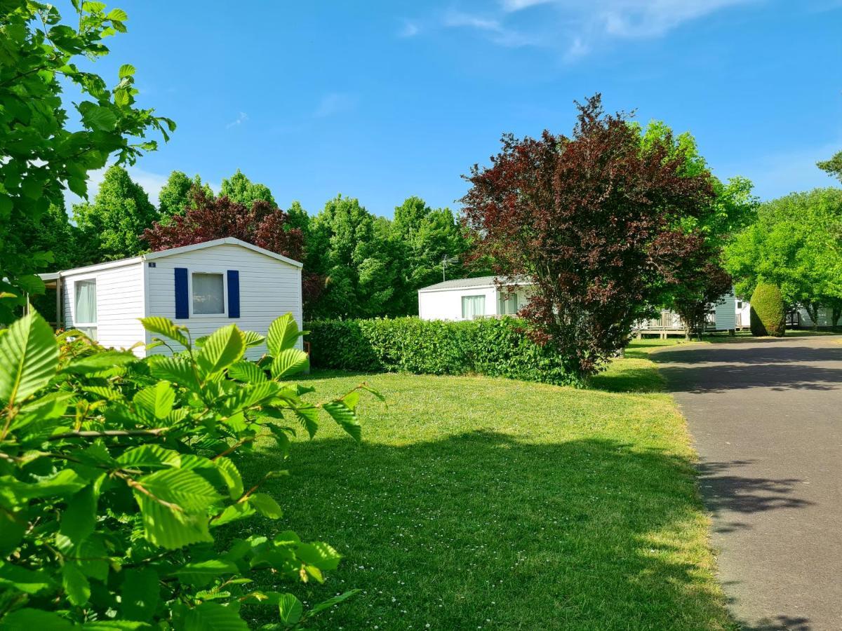 Resort & Camping - Val De Braye Besse-sur-Braye Exterior photo